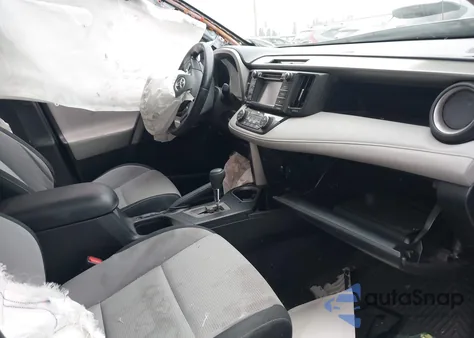 2016 Toyota Rav4 Xle z USA, uszkodzony, nr VIN 2T3WFREV5GW305873